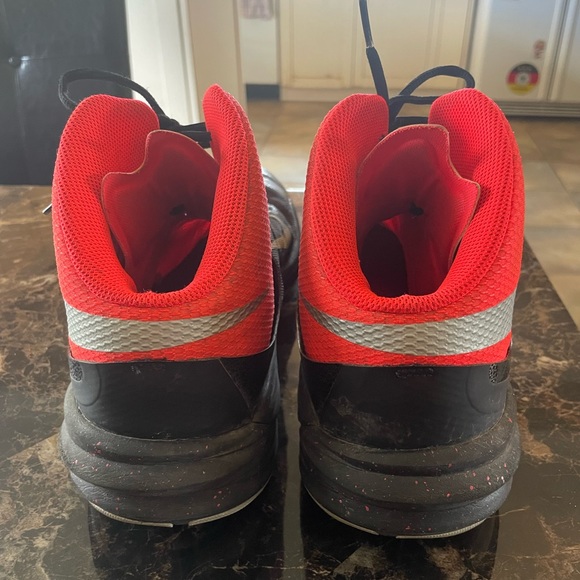 Black/Orange Nike Hyperdunks - Picture 5 of 7